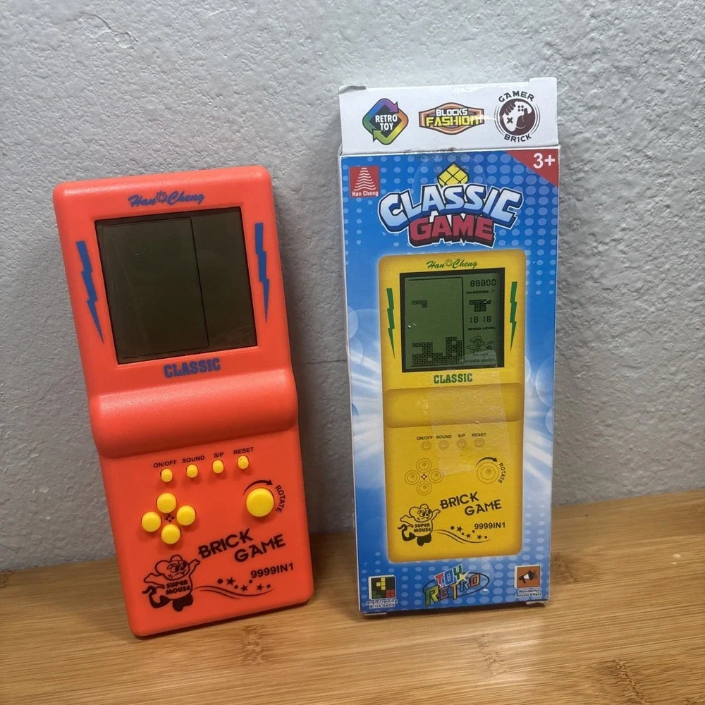 Vintage Brick Game‎ Handheld 9999 in 1 - Vertical Game System-Orange
